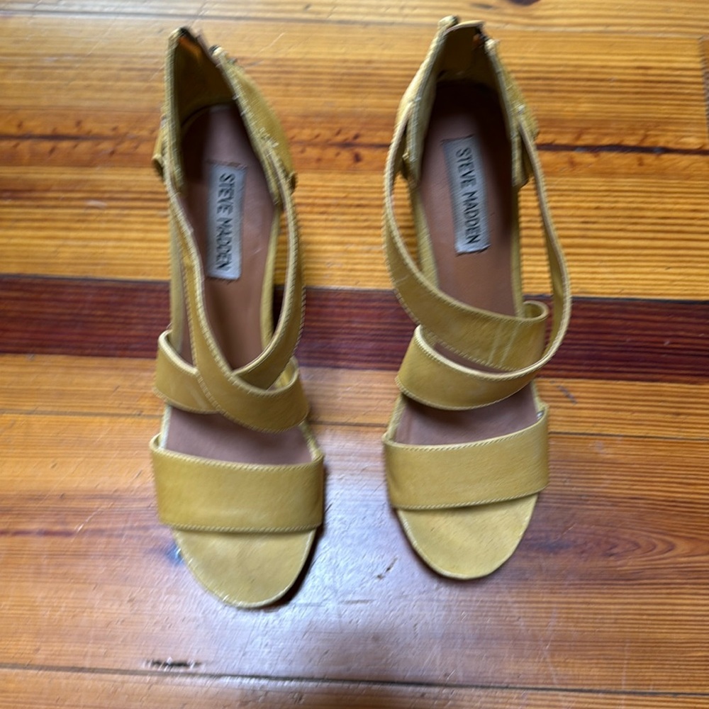 Steve Madden platform shoe